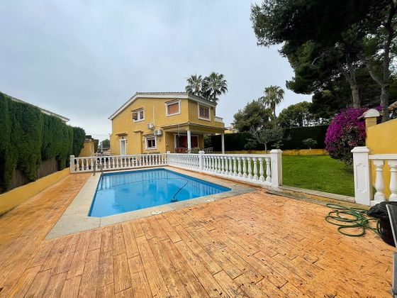 Foto 1 de Xalet en venda a Riba-roja de Túria de 4 habitacions amb terrassa i piscina