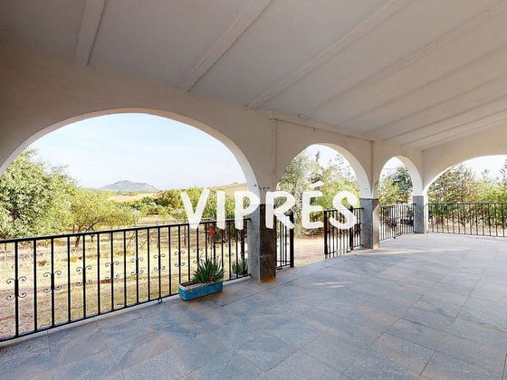 Foto 1 de Casa en venta en Don Álvaro de 6 habitaciones con terraza y piscina