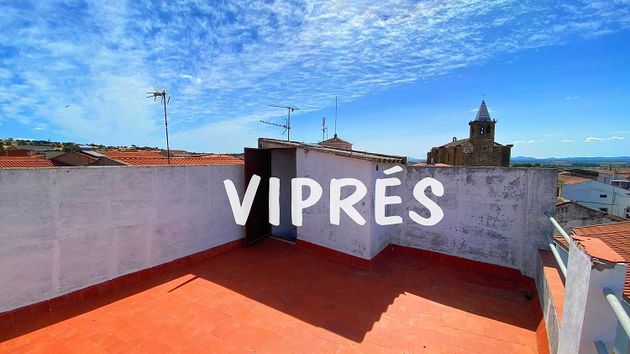 Foto 1 de Piso en venta en Valverde de Mérida de 3 habitaciones con terraza y balcón