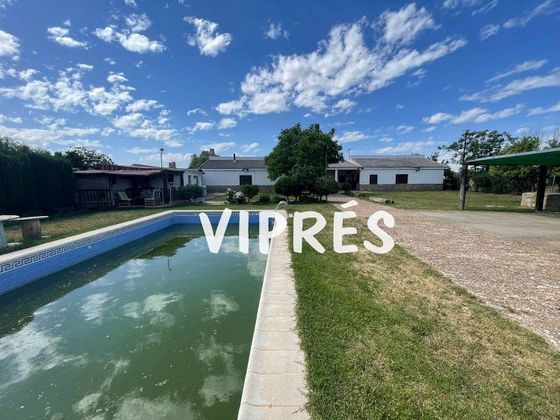Foto 1 de Casa en venta en Valverde de Mérida de 9 habitaciones con piscina