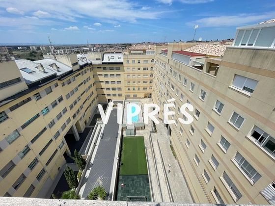 Foto 2 de Piso en venta en Centro - Cáceres de 4 habitaciones con terraza y piscina