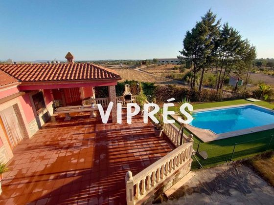 Foto 2 de Casa en venda a Arroyo de la Luz de 3 habitacions amb terrassa i piscina