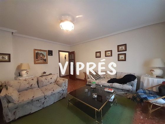 Foto 2 de Pis en venda a Centro - Cáceres de 4 habitacions amb terrassa i garatge