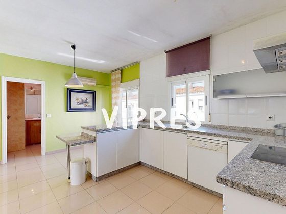 Foto 2 de Venta de piso en Este de 4 habitaciones con balcón y aire acondicionado