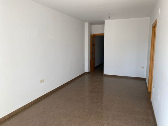 Foto 1 de Venta de piso en Huétor Tájar de 2 habitaciones con terraza y calefacción