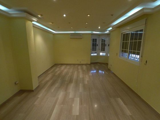 Foto 1 de Xalet en venda a Villanueva Mesía de 4 habitacions amb terrassa i garatge