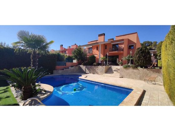 Foto 2 de Casa adossada en venda a Caravaca de la Cruz de 4 habitacions amb piscina