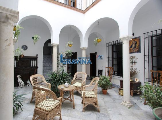 Foto 1 de Casa adosada en venta en Encarnación - Regina de 6 habitaciones con terraza y balcón