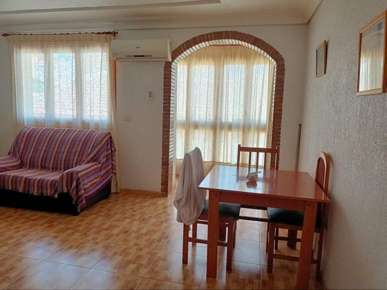 Foto 1 de Piso en alquiler en calle Olivo de 3 habitaciones con muebles y balcón