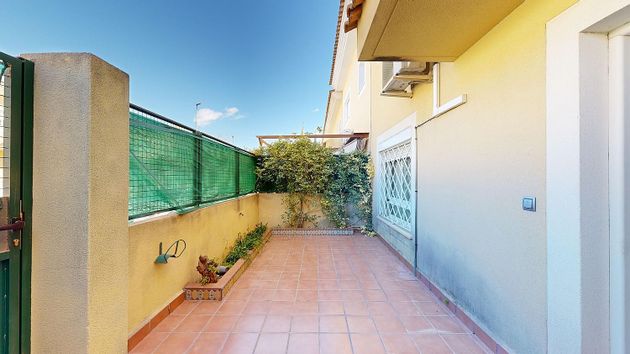 Foto 1 de Casa en venda a avenida Juan Carlos I de 3 habitacions amb terrassa i jardí