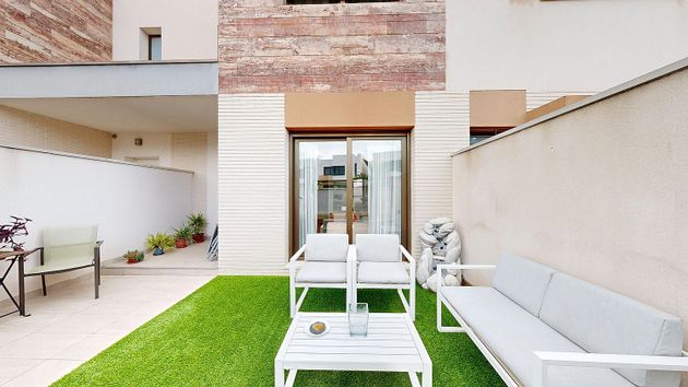 Foto 2 de Venta de casa en calle Agrupación Musical Las Musas de 3 habitaciones con terraza y jardín