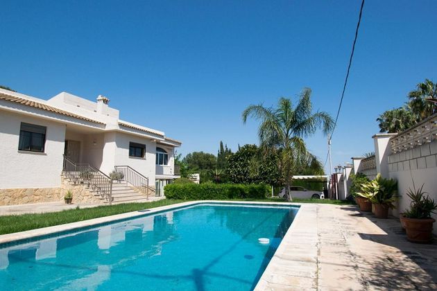 Foto 2 de Xalet en venda a avenida Del Rio Turia de 4 habitacions amb terrassa i piscina
