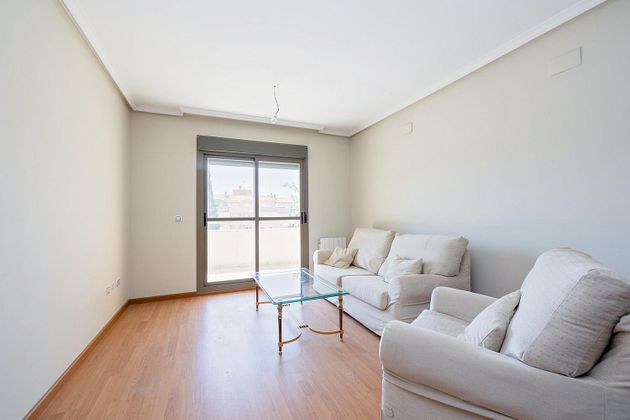 Foto 2 de Piso en venta en Maracena de 2 habitaciones con terraza y garaje