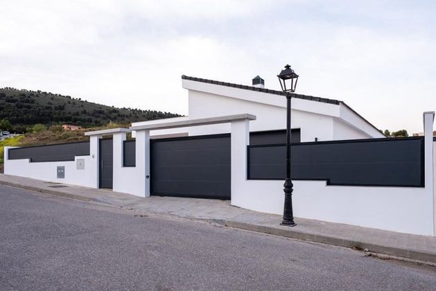 Foto 2 de Xalet en venda a Dílar de 4 habitacions amb terrassa i garatge