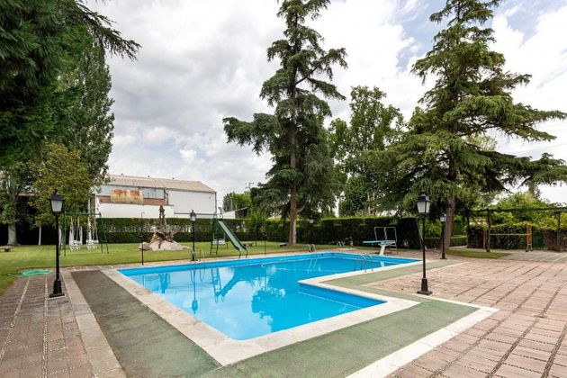 Foto 2 de Casa adossada en venda a Pedanías de Granada de 10 habitacions amb terrassa i piscina