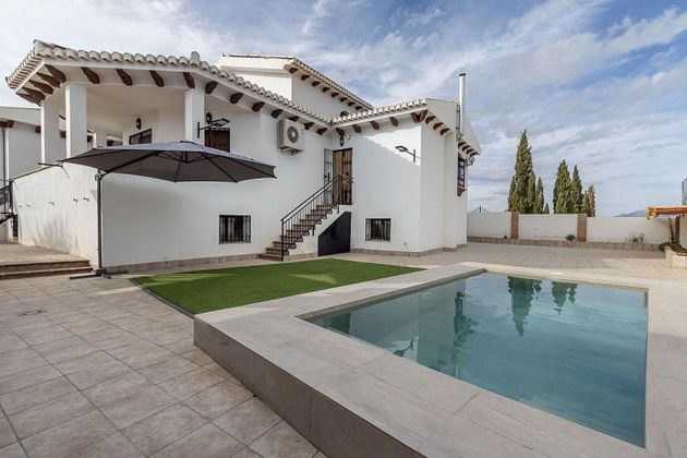 Foto 1 de Venta de chalet en Bubión de 4 habitaciones con terraza y piscina