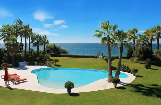 Foto 1 de Xalet en venda a Paraíso - Atalaya- Benamara de 8 habitacions amb terrassa i piscina