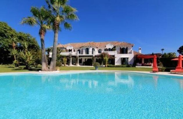 Foto 2 de Xalet en venda a Paraíso - Atalaya- Benamara de 8 habitacions amb terrassa i piscina