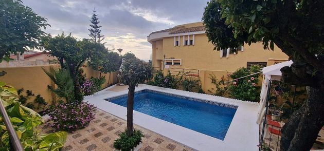 Foto 1 de Venta de casa en Puerto Marina de 5 habitaciones con terraza y piscina