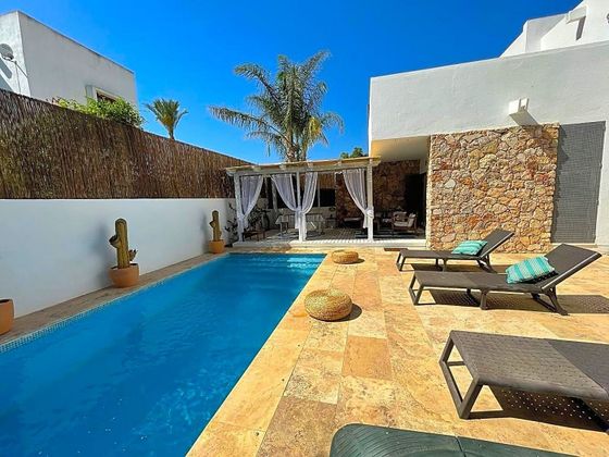 Foto 2 de Xalet en lloguer a Rodalquilar - La Isleta de 3 habitacions amb terrassa i piscina