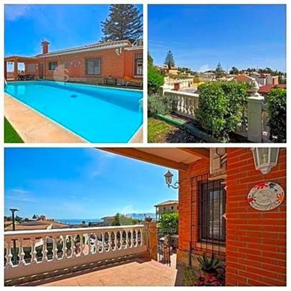 Foto 1 de Venta de chalet en El Candado - El Palo de 6 habitaciones con terraza y piscina
