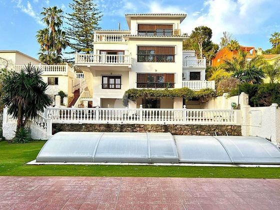 Foto 1 de Venta de chalet en El Candado - El Palo de 8 habitaciones con terraza y piscina