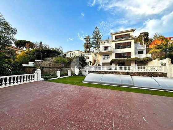 Foto 2 de Xalet en venda a El Candado - El Palo de 8 habitacions amb terrassa i piscina
