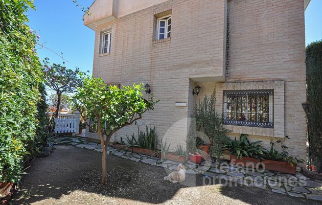 Foto 1 de Casa en venda a Pedregalejo de 4 habitacions amb terrassa i garatge