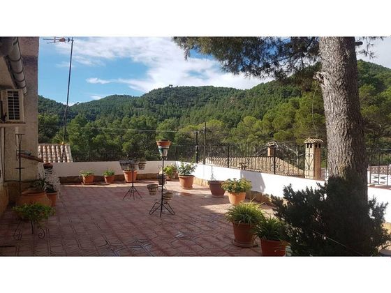 Foto 2 de Chalet en venta en Gátova de 4 habitaciones con terraza y piscina