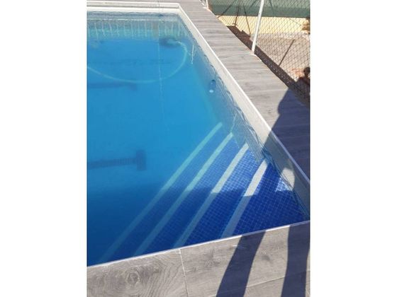 Foto 1 de Casa en venda a Benaguasil de 3 habitacions amb terrassa i piscina