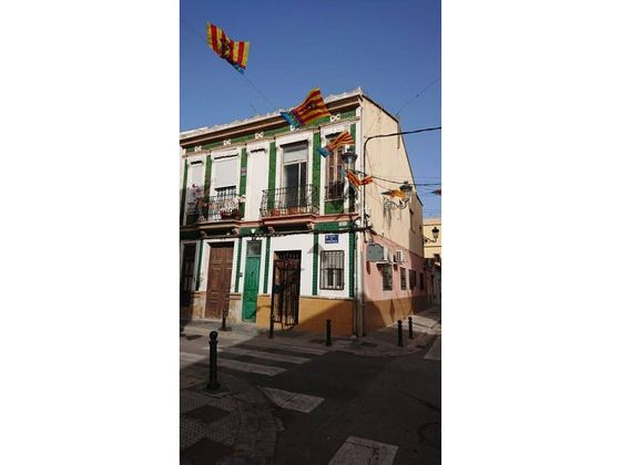 Foto 1 de Casa en venda a El Cabanyal- El Canyamelar de 2 habitacions amb aire acondicionat