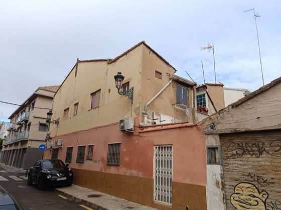 Foto 2 de Casa en venda a El Cabanyal- El Canyamelar de 2 habitacions amb terrassa i jardí