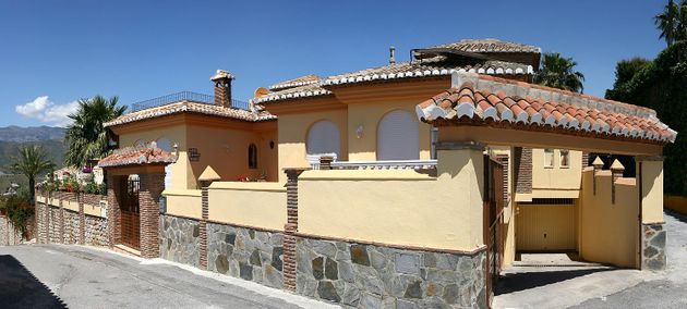 Foto 1 de Xalet en venda a calle El Salao de 5 habitacions amb terrassa i piscina