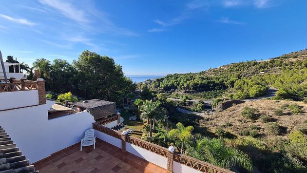 Foto 1 de Casa adossada en venda a calle Cataluña de 3 habitacions amb terrassa i piscina