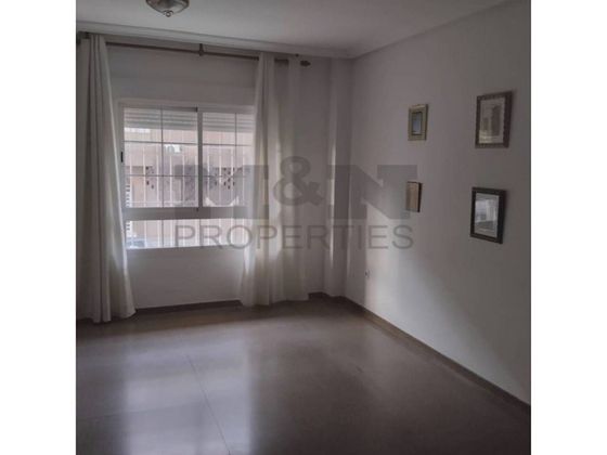 Foto 1 de Pis en venda a Almendralejo de 4 habitacions amb terrassa i ascensor
