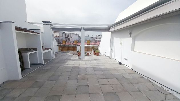 Foto 1 de Alquiler de ático en Santa Cruz de 3 habitaciones con terraza y muebles