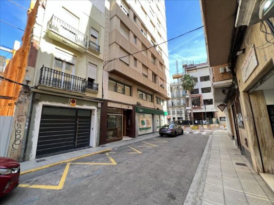 Foto 2 de Casa en venta en Ayuntamiento - Centro de 4 habitaciones con terraza y garaje
