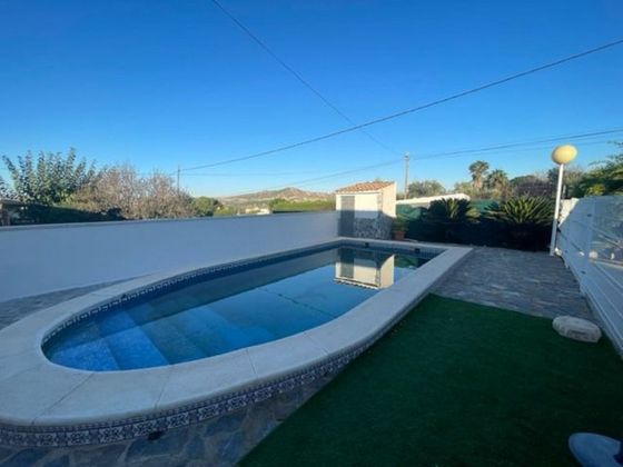 Foto 1 de Xalet en venda a Cañadas de San Pedro de 3 habitacions amb piscina i jardí