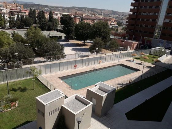 Foto 1 de Piso en venta en Campus de la Salud de 2 habitaciones con terraza y piscina