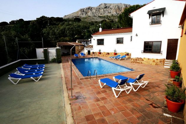 Foto 2 de Casa rural en venta en Villanueva del Trabuco de 11 habitaciones con piscina y jardín