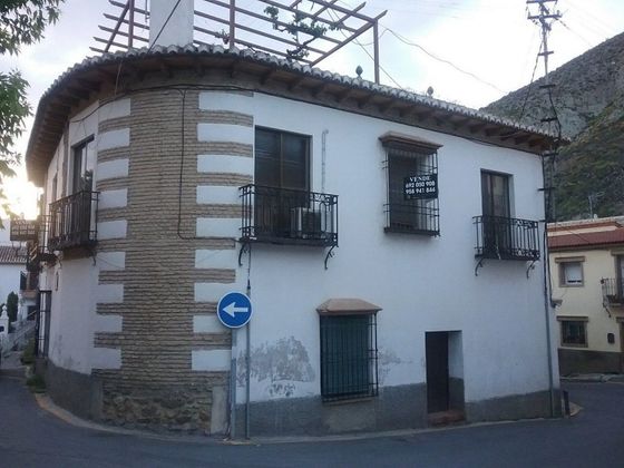 Foto 1 de Piso en venta en Barrio de la Vega de 3 habitaciones con terraza y garaje