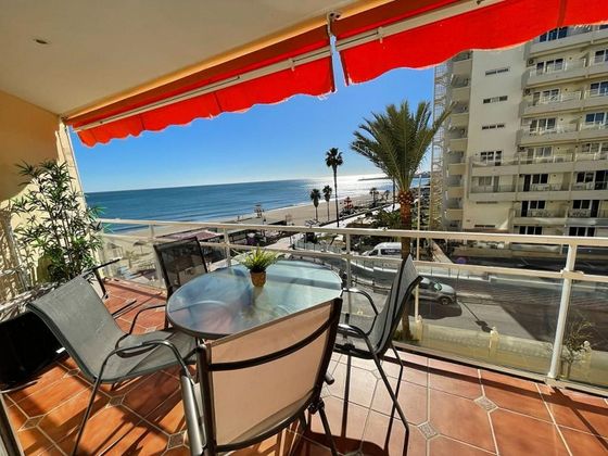 Foto 2 de Pis en venda a La Carihuela de 4 habitacions amb terrassa i piscina