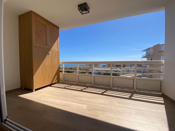 Foto 2 de Venta de piso en La Carihuela de 2 habitaciones con terraza y aire acondicionado