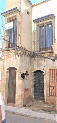 Foto 1 de Venta de chalet en Guillena de 4 habitaciones con terraza y balcón