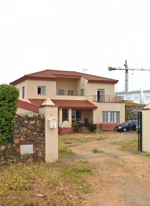 Foto 1 de Casa en venda a Garrobo (El) de 9 habitacions amb terrassa i jardí