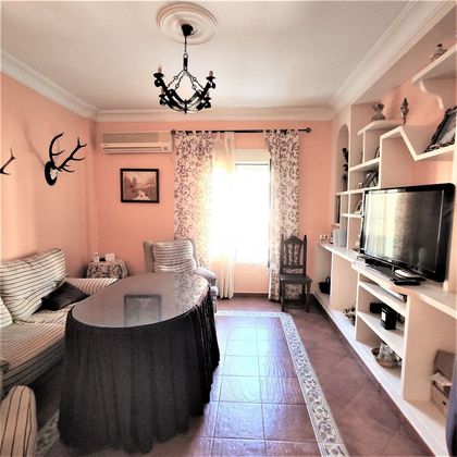 Foto 1 de Pis en venda a Guillena de 4 habitacions amb terrassa i aire acondicionat