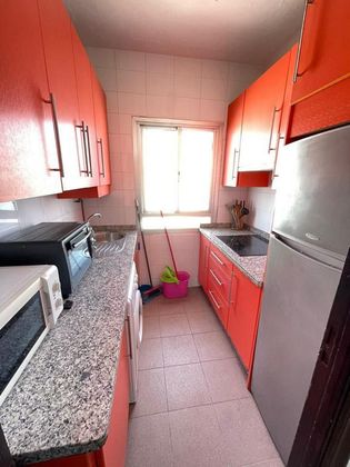 Foto 2 de Alquiler de piso en El Tardón - El Carmen de 3 habitaciones con muebles y aire acondicionado