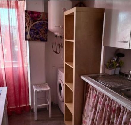 Foto 2 de Pis en lloguer a Las Huertas - San Pablo de 3 habitacions amb mobles i aire acondicionat
