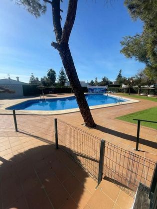 Foto 2 de Casa en venda a Valencina de la Concepción de 4 habitacions amb terrassa i piscina