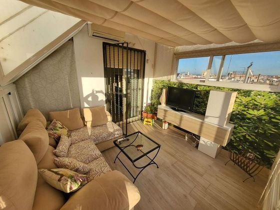 Foto 1 de Alquiler de piso en San Lorenzo de 2 habitaciones con muebles y aire acondicionado